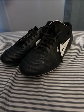 Men's Black Athletic Soccer Shoes from Mexico